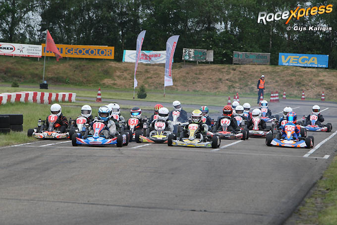 Micro Max start Donny Hoedt